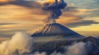 Gunung Semeru (IST)